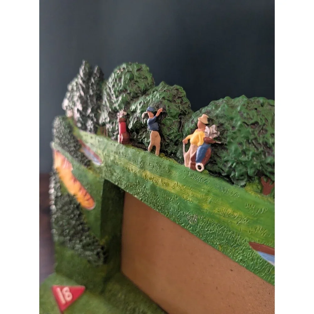 Golf Picture Frame 3D Resin Fun 18th Hole Golfers